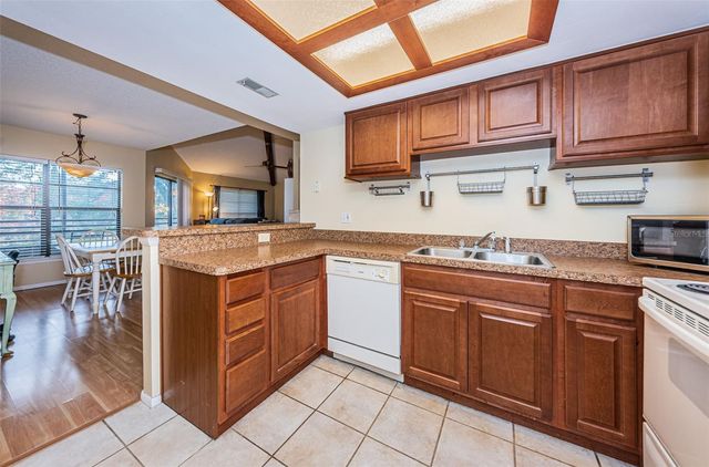 802 LENNOX ROAD W 802, Palm Harbor, FL 34683