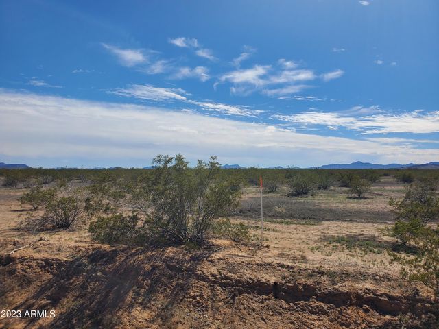 539x2 W Sunland Avenue A2, Tonopah, AZ 85354