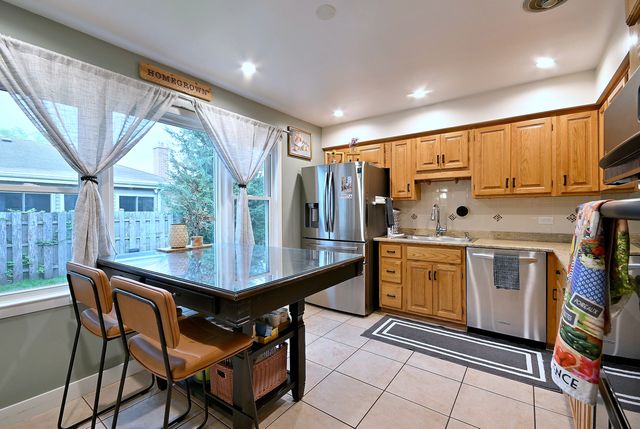 2307 Edna Avenue, Park Ridge, IL 60068