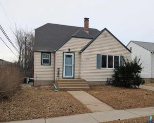 412 S West Ave Avenue, Sioux Falls, SD 57104
