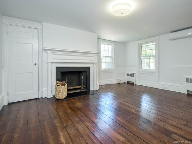 150 Main Street, Roslyn, NY 11576