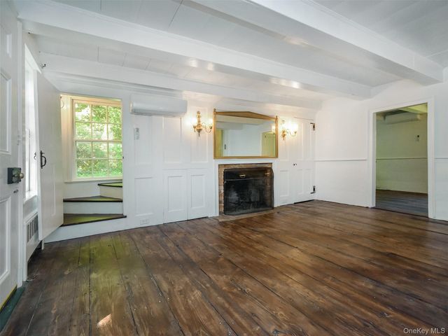 150 Main Street, Roslyn, NY 11576