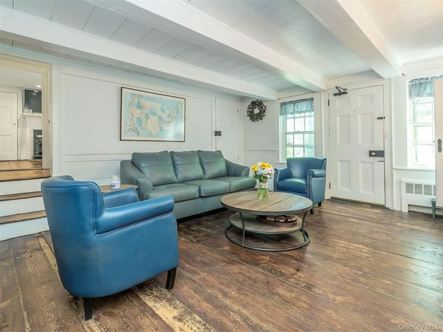 150 Main Street, Roslyn, NY 11576