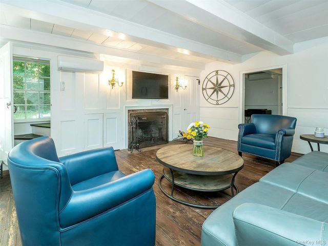 150 Main Street, Roslyn, NY 11576