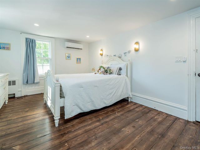 150 Main Street, Roslyn, NY 11576
