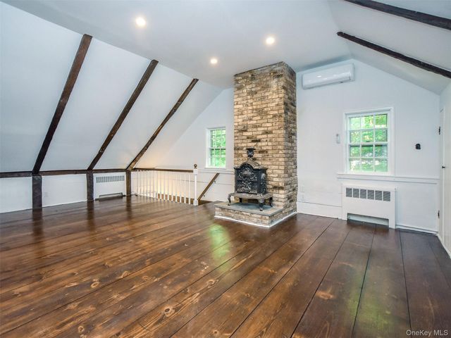 150 Main Street, Roslyn, NY 11576