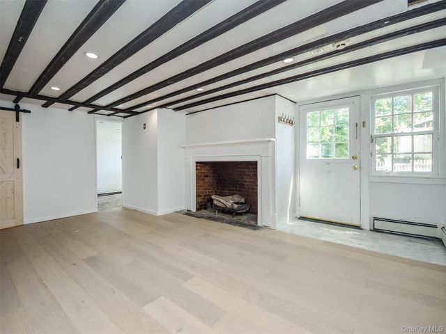 150 Main Street, Roslyn, NY 11576