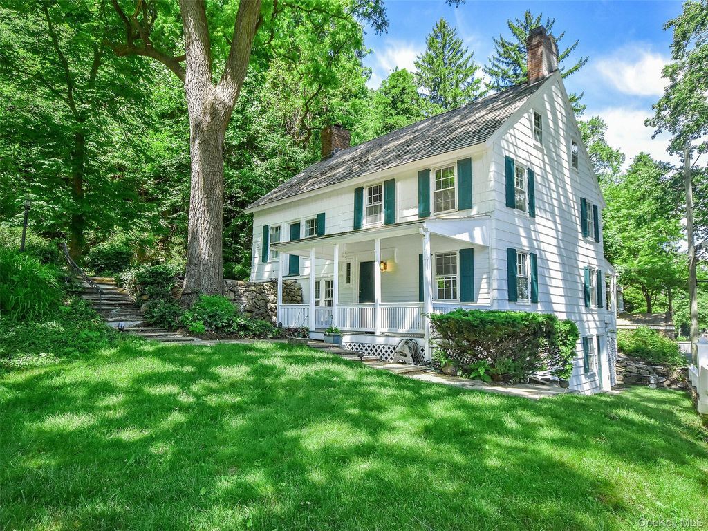 150 Main Street, Roslyn, NY 11576
