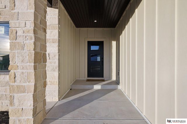 7320 Augustine Avenue, Lincoln, NE 68516