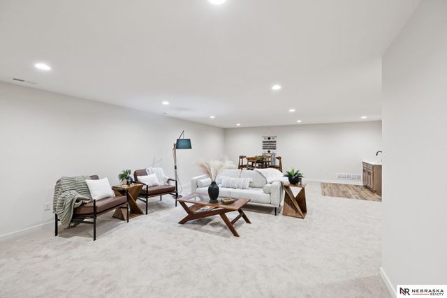 7320 Augustine Avenue, Lincoln, NE 68516