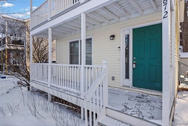 8872 Lagoon Drive, Brighton, MI 48116