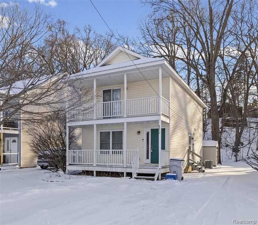 8872 Lagoon Drive, Brighton, MI 48116