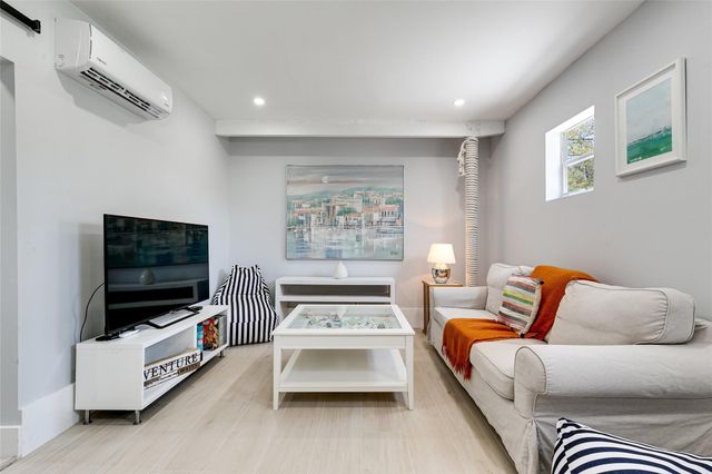 1704 SW 4th Court, Fort Lauderdale, FL 33312