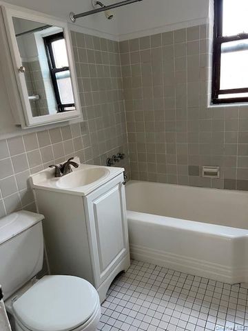47-19 216 Street 2B, Bayside, NY 11361