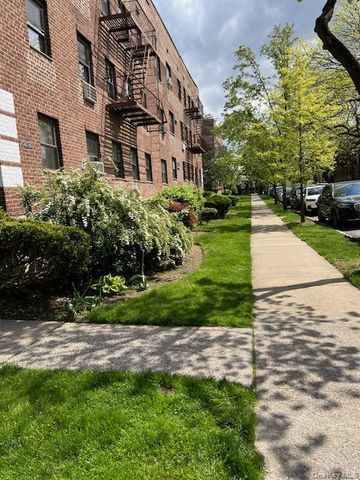 47-19 216 Street 2B, Bayside, NY 11361