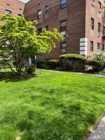 47-19 216 Street 2B, Bayside, NY 11361