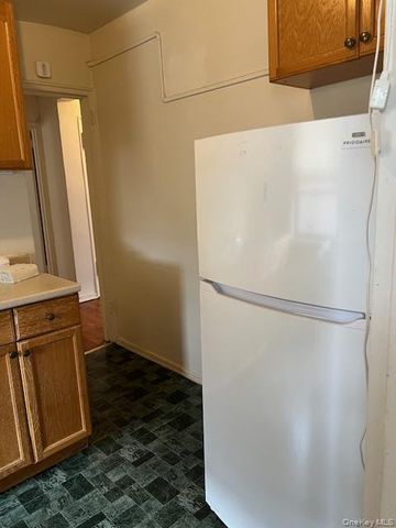 47-19 216 Street 2B, Bayside, NY 11361