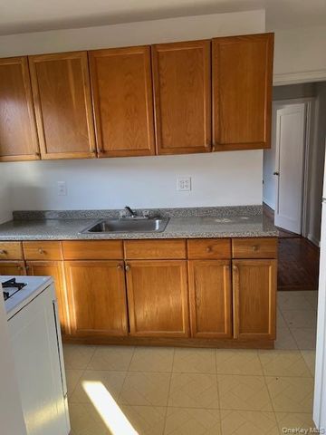 47-19 216 Street 2B, Bayside, NY 11361