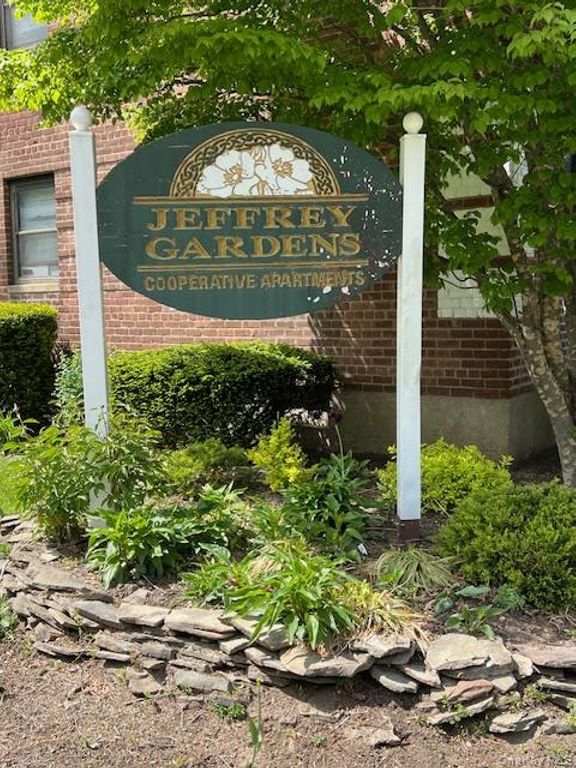 47-19 216 Street 2B, Bayside, NY 11361