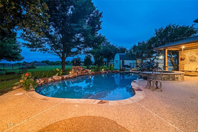 9687 County Road 483, Lavon, TX 75166