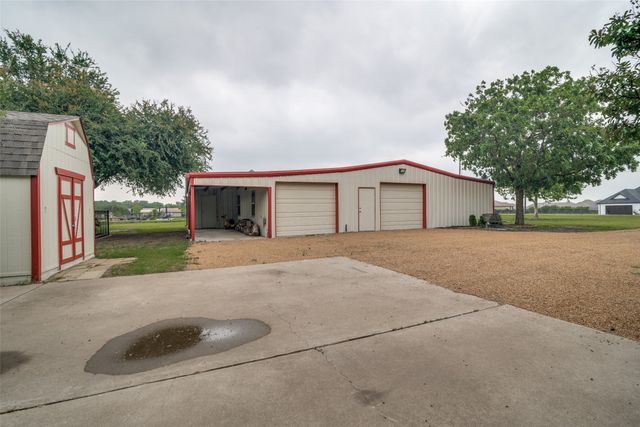 9687 County Road 483, Lavon, TX 75166
