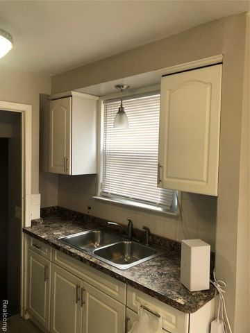 6108 Barrie Street, Dearborn, MI 48126