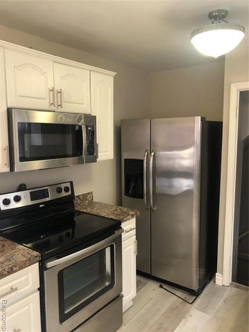 6108 Barrie Street, Dearborn, MI 48126