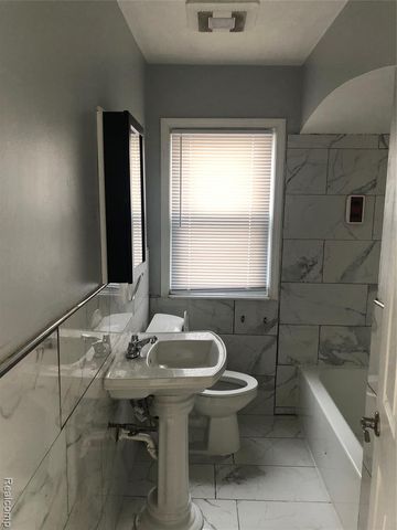 6108 Barrie Street, Dearborn, MI 48126