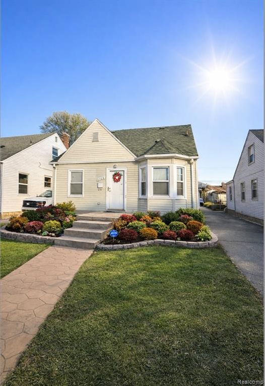 6108 Barrie Street, Dearborn, MI 48126