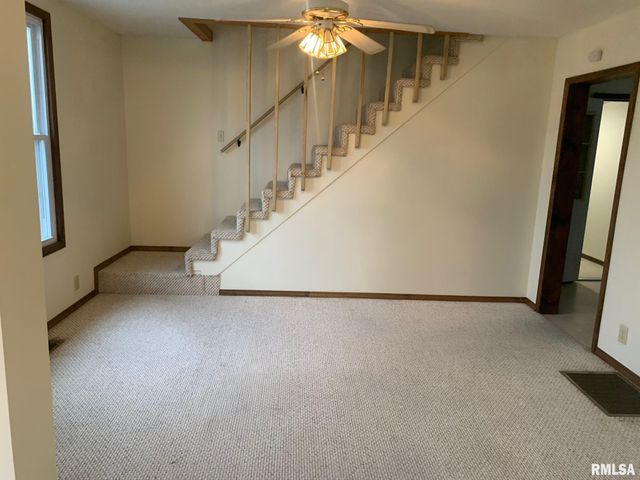 1109 N PARK Avenue, Herrin, IL 62948