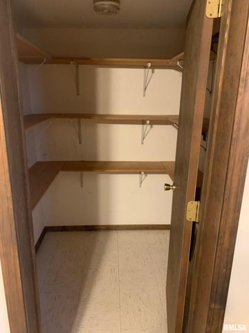 1109 N PARK Avenue, Herrin, IL 62948