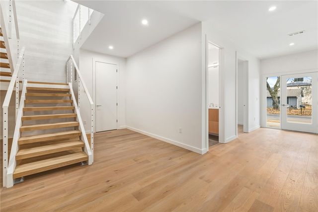 817 SE H Street, Bentonville, AR 72712