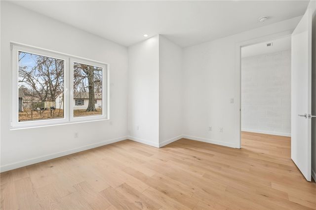 817 SE H Street, Bentonville, AR 72712