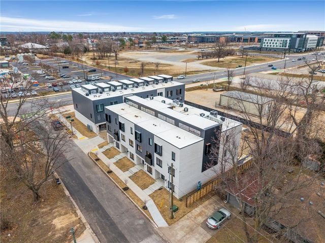 817 SE H Street, Bentonville, AR 72712