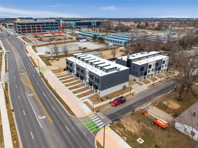 817 SE H Street, Bentonville, AR 72712