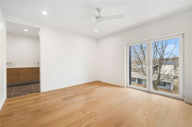 817 SE H Street, Bentonville, AR 72712