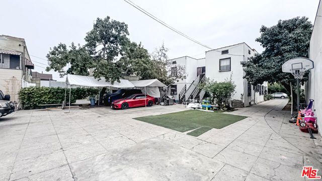 1521 Menlo Avenue, Los Angeles, CA 90006