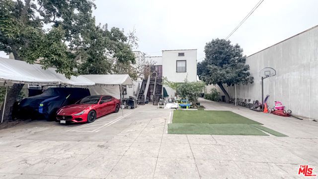 1521 Menlo Avenue, Los Angeles, CA 90006