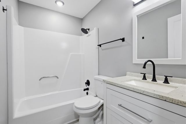 536 New Castle Ln, Hermitage, TN 37076