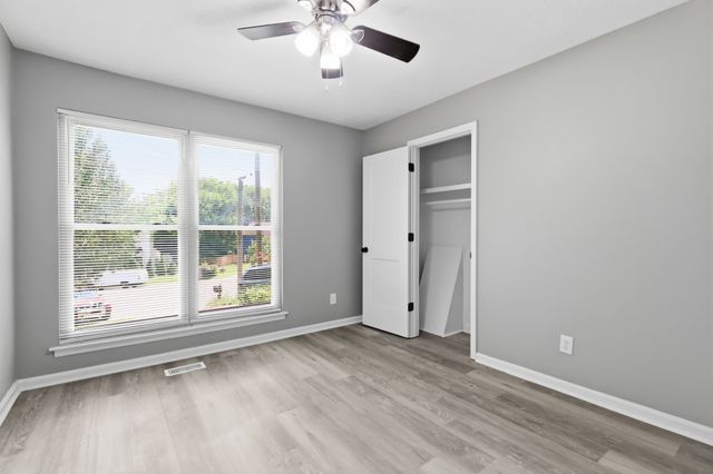 536 New Castle Ln, Hermitage, TN 37076