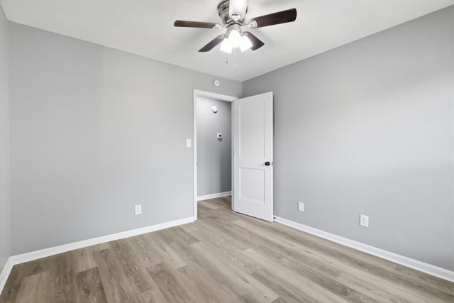 536 New Castle Ln, Hermitage, TN 37076