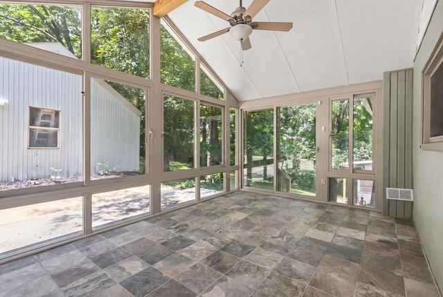 536 New Castle Ln, Hermitage, TN 37076