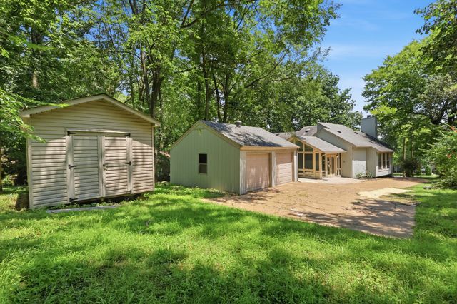 536 New Castle Ln, Hermitage, TN 37076