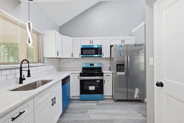536 New Castle Ln, Hermitage, TN 37076