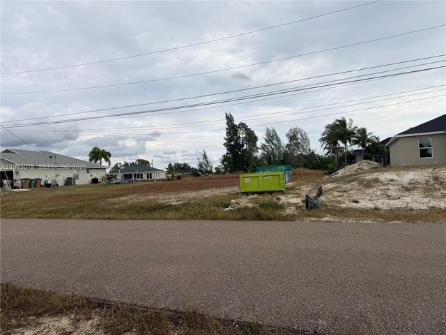 3709 NE 12th Place, Cape Coral, FL 33909