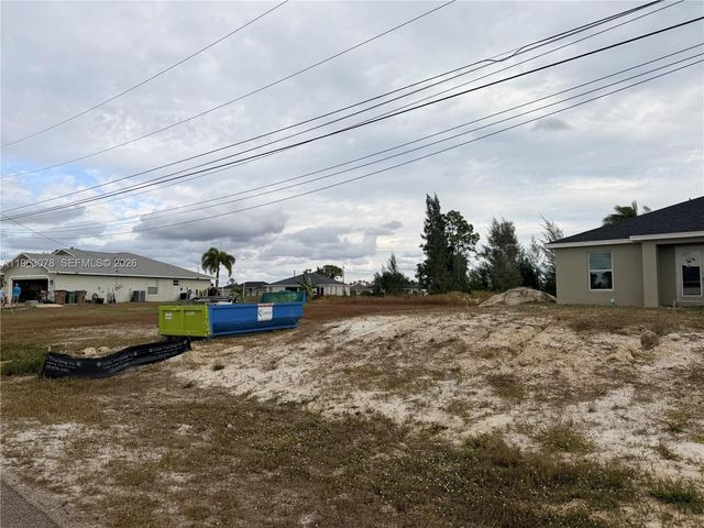 3709 NE 12th Place, Cape Coral, FL 33909