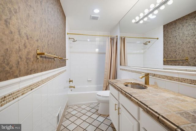 484 KING OF PRUSSIA RD, Wayne, PA 19087