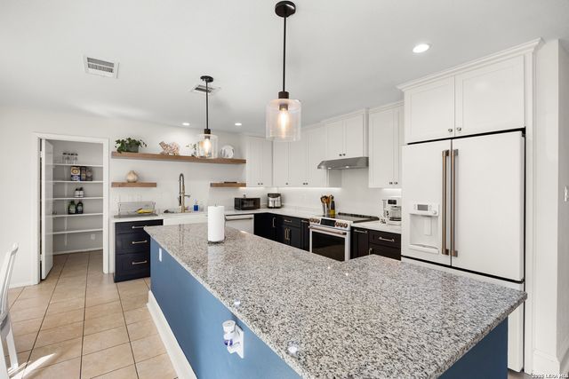 11719 Bridge Hampton, San Antonio, TX 78251