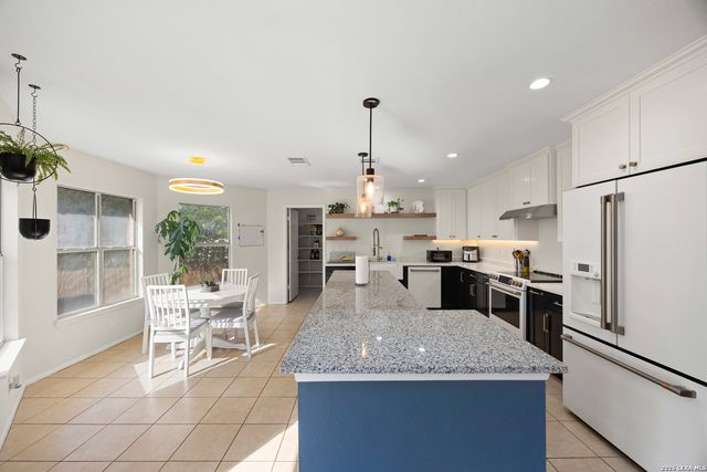 11719 Bridge Hampton, San Antonio, TX 78251