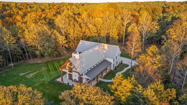 3756 Rial Road, Mc Ewen, TN 37101